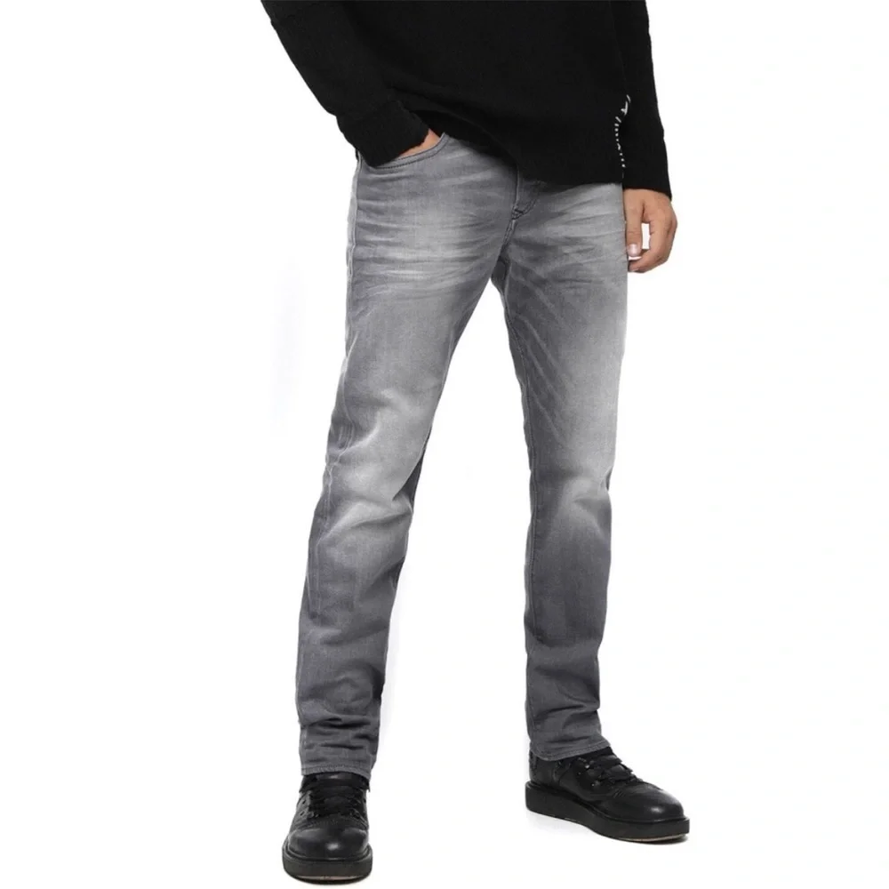 Diesel Men’s Buster Slim Tapered Jeans Straight Gray Edgy Designer Denim 31 x 30